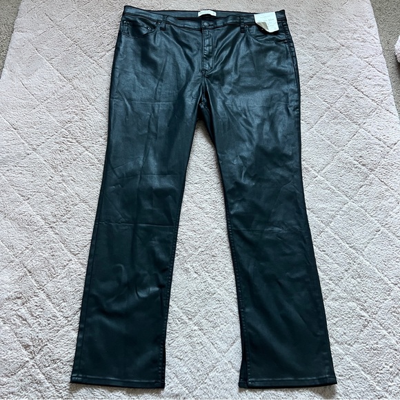 Abercrombie & Fitch Pants - NWT Abercrombie & Fitch 90’s Slim Straight Ultra High-Rise Pants Women’s Size 36
